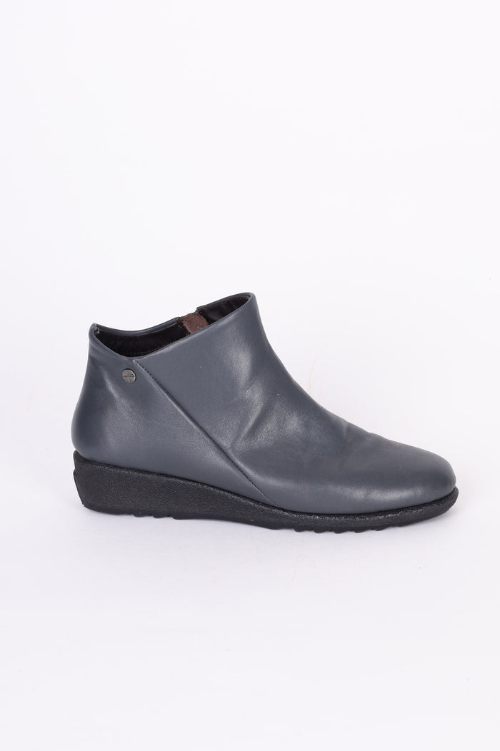 Aerobics Womens Grey Boots  Size EU 41