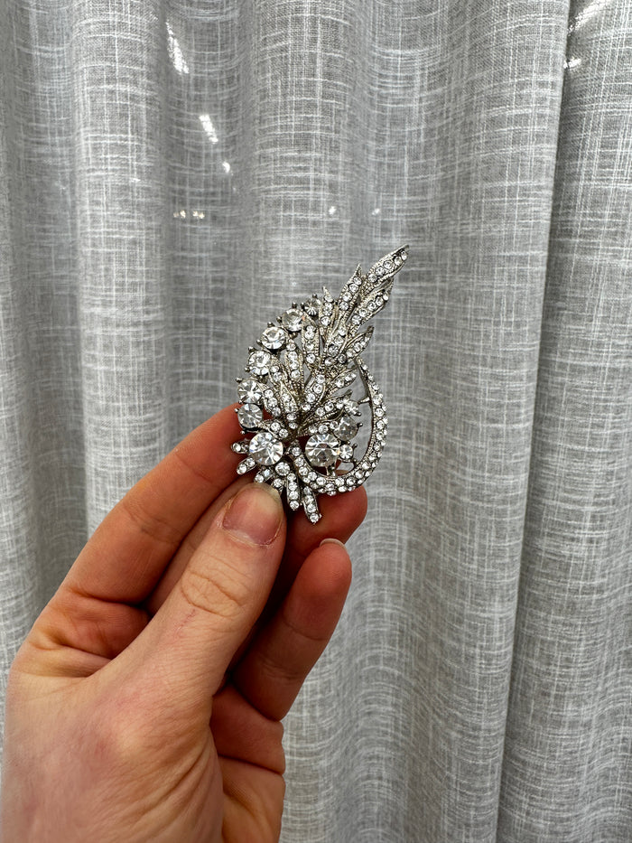 Feather Shaped Brooch Silver - Accessory - Honey Fawn Boutique