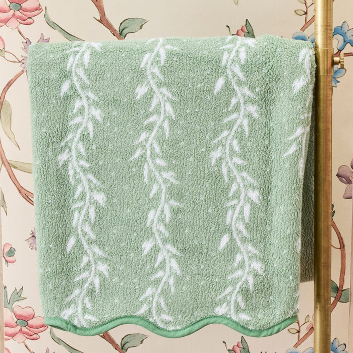 Weezie Patterned Scallop Bath Towel | Willow