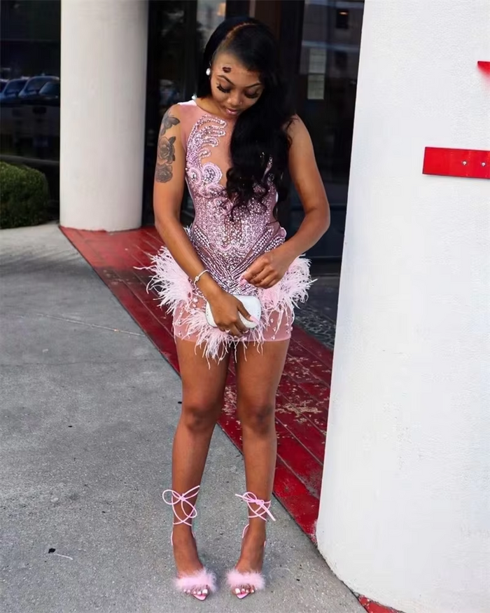 Short Feathers Prom Dreses Fitted Black Girls Birthday Party Gowns Rhinestone Beading Vestidos De Graduación