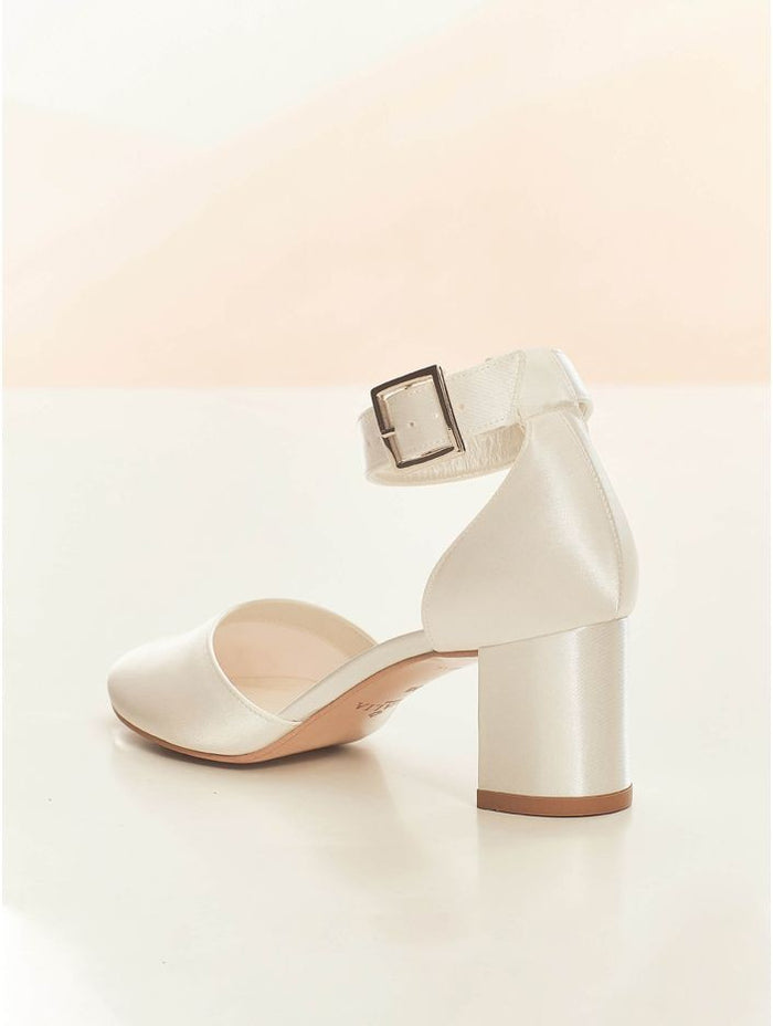 Vera Shoe